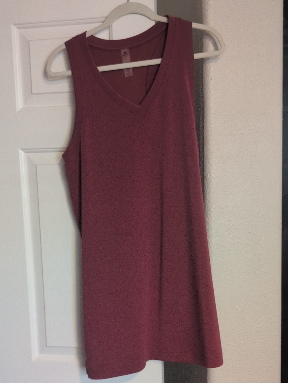 V-Neck Sleeveless Tank Top - Dusty Mauve